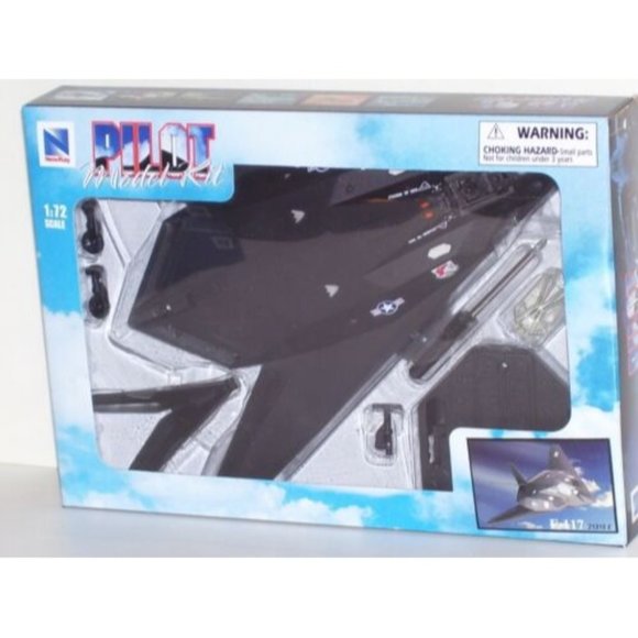 New Ray F-117 Black Nighthawk Fighter Airplane Model Kit Scale 1:72 Brand New - Picture 1 of 1
